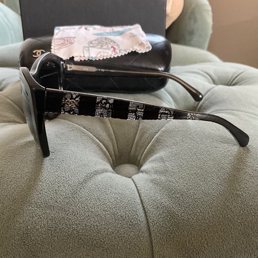 Chanel sunglasses - Picture 2 of 5